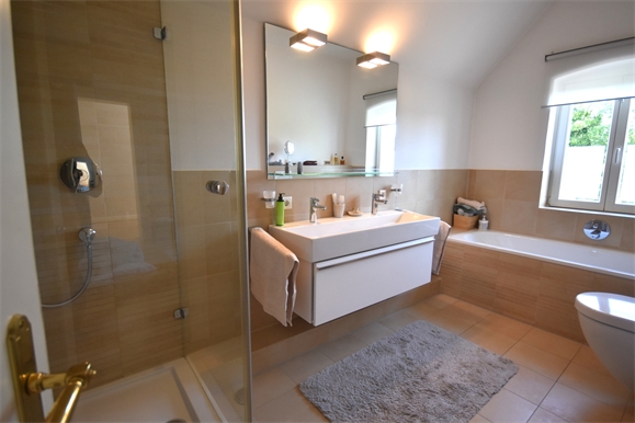 Badezimmer OG Einfamilienhaus Bielefeld