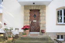 Hauseingang VERKAUFT!!! Zauberhaftes Wohnidyll am S�dhang von BI-Hoberge mit Weitblick