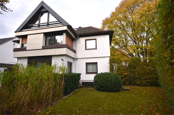 R�ckansicht mit Garten Einfamilienhaus Bielefeld