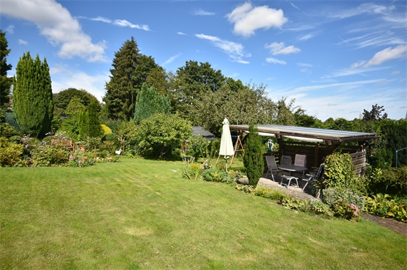 Gartenbereich Zweifamilienhaus Bielefeld