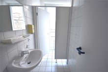 Bsp.Ansicht Sanit�rbereich Ansprechendes B�rogeb�ude in Steinhagen