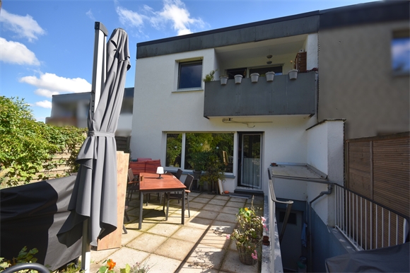 Blick zur Terrasse Reihenmittelhaus Bielefeld