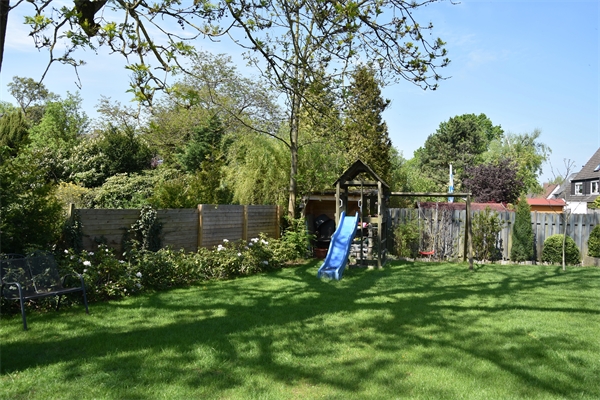 Teilansicht Gartenbereich Einfamilienhaus Bielefeld