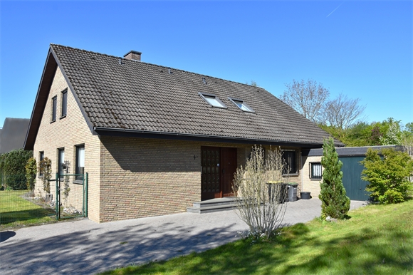 Seitenansicht Einfamilienhaus Halle