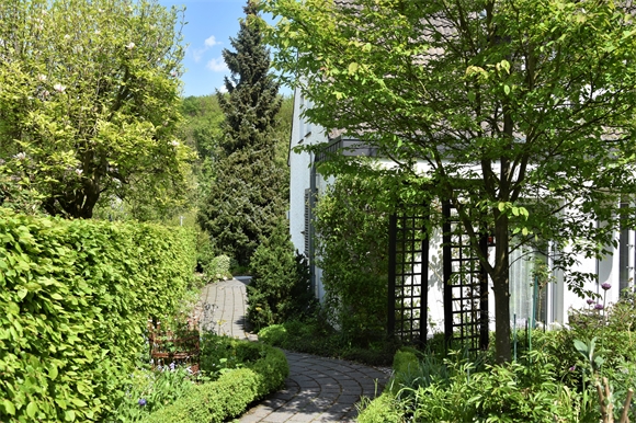 Charmante Wegef�hrung Einfamilienhaus Bielefeld