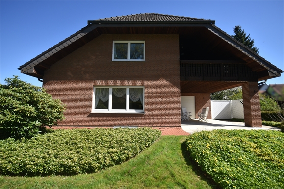 R�ckansicht mit Terrasse Einfamilienhaus Werther
